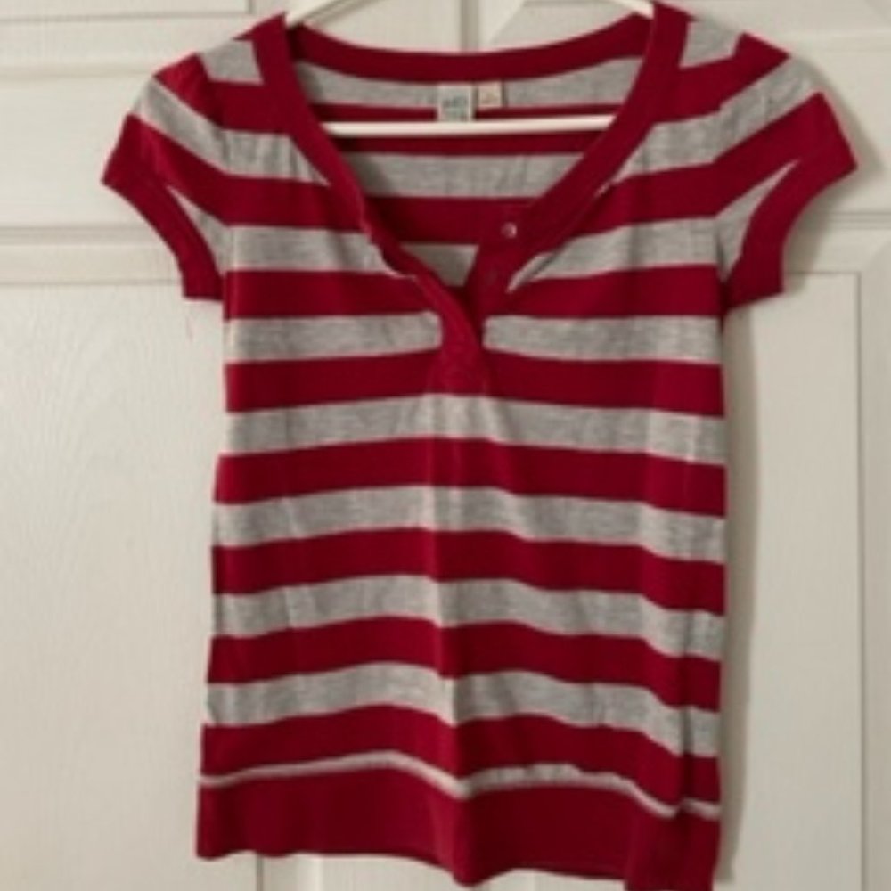 button t shirt